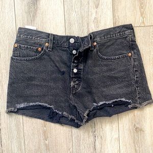 Hi Waisted Distressed Denim Levi Shorts